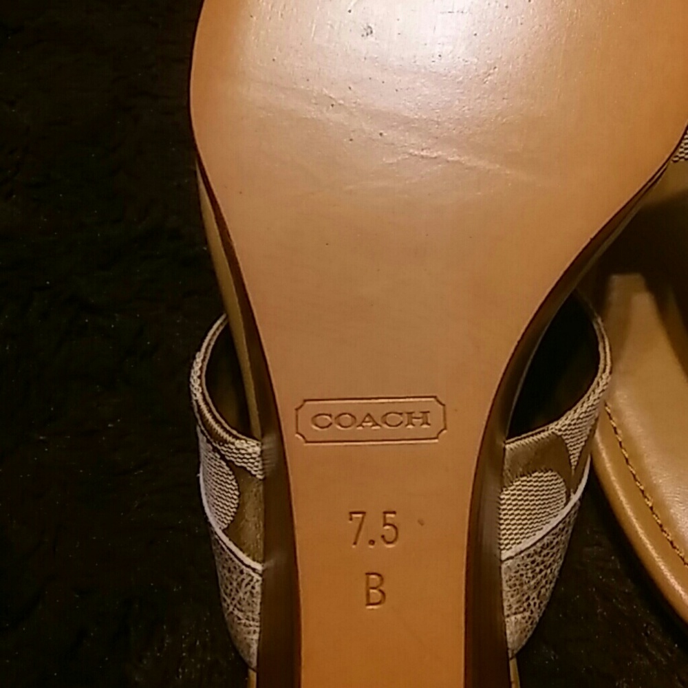 Coach sanded - Picture 2 of 3